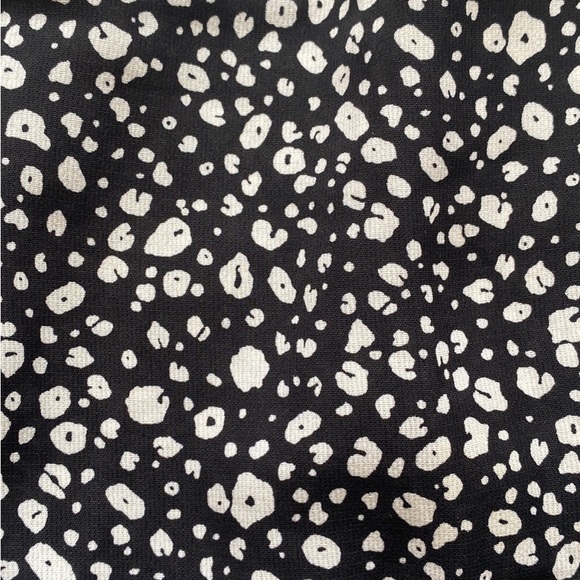 Black and white long skirt - Picture 3 of 4